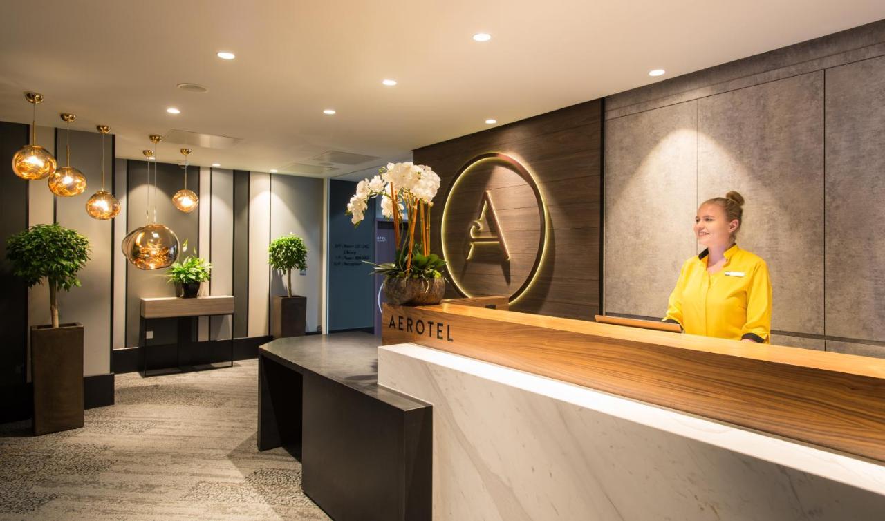 Aerotel London Heathrow Airport, Terminal 2 & Terminal 3 Хилингдън Екстериор снимка